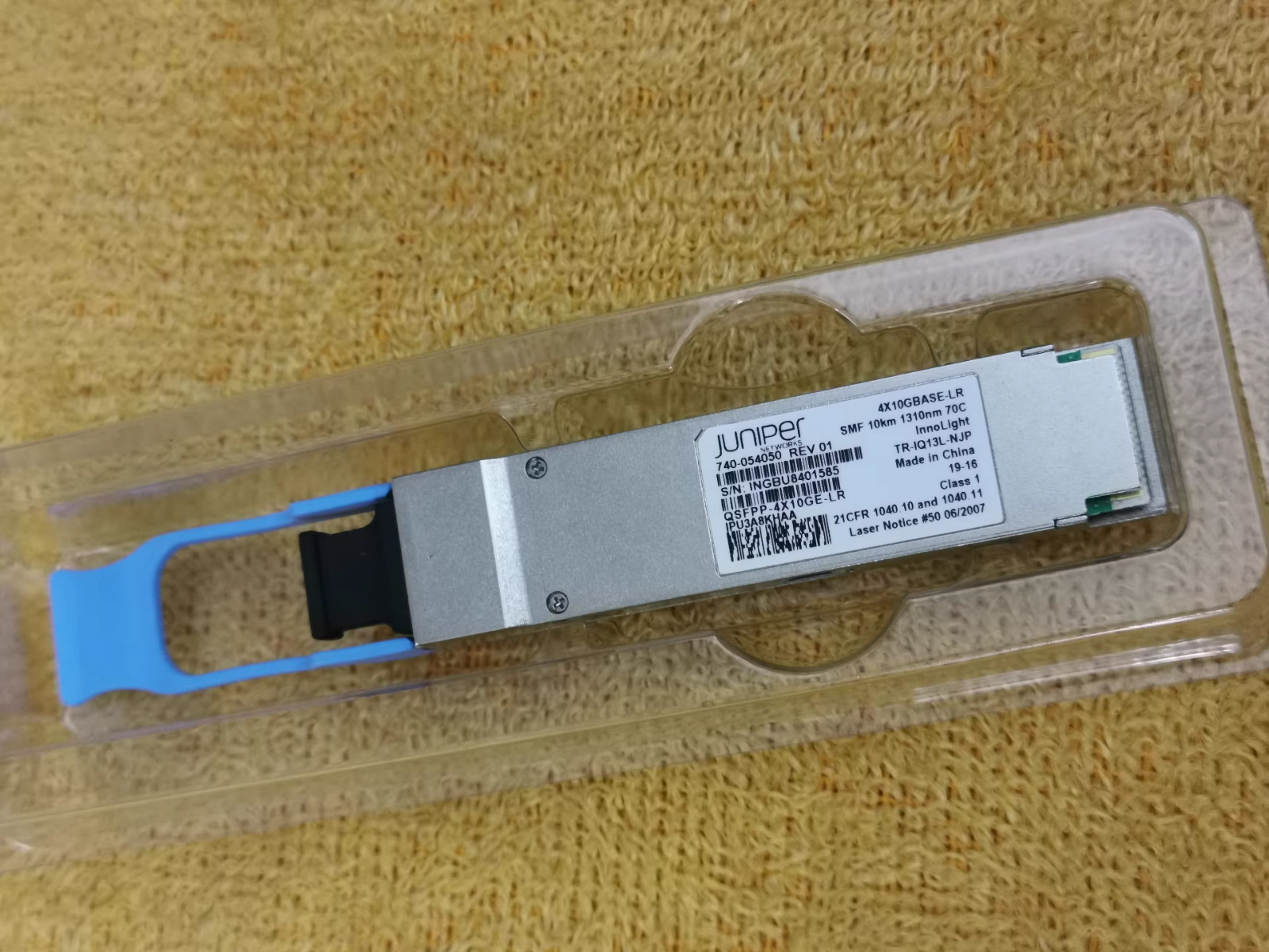 1pcs Juniper QSFPP-4X10GE-LR 740-054050 4X10GBASE-LR SMF 10km 1310nm 40G Module