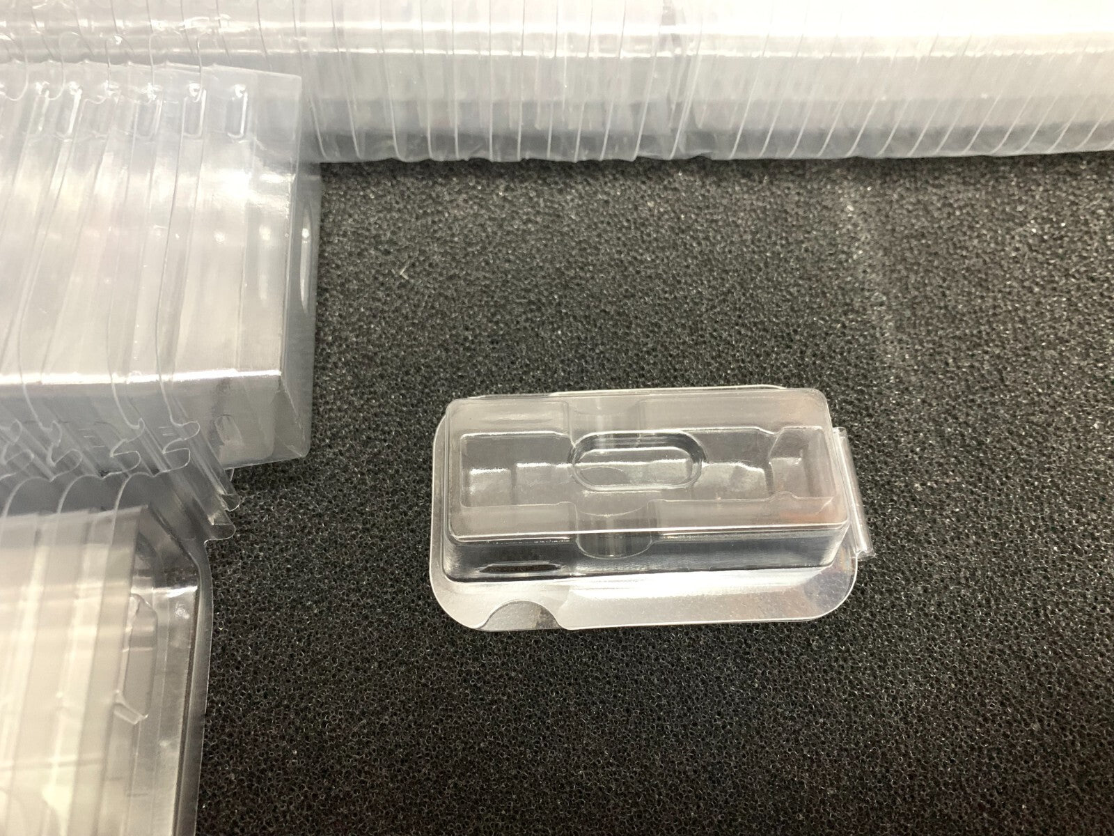 100pcs Single Universal SFP/SFP+ Transceiver Clamshell Blister Pack Storage Case