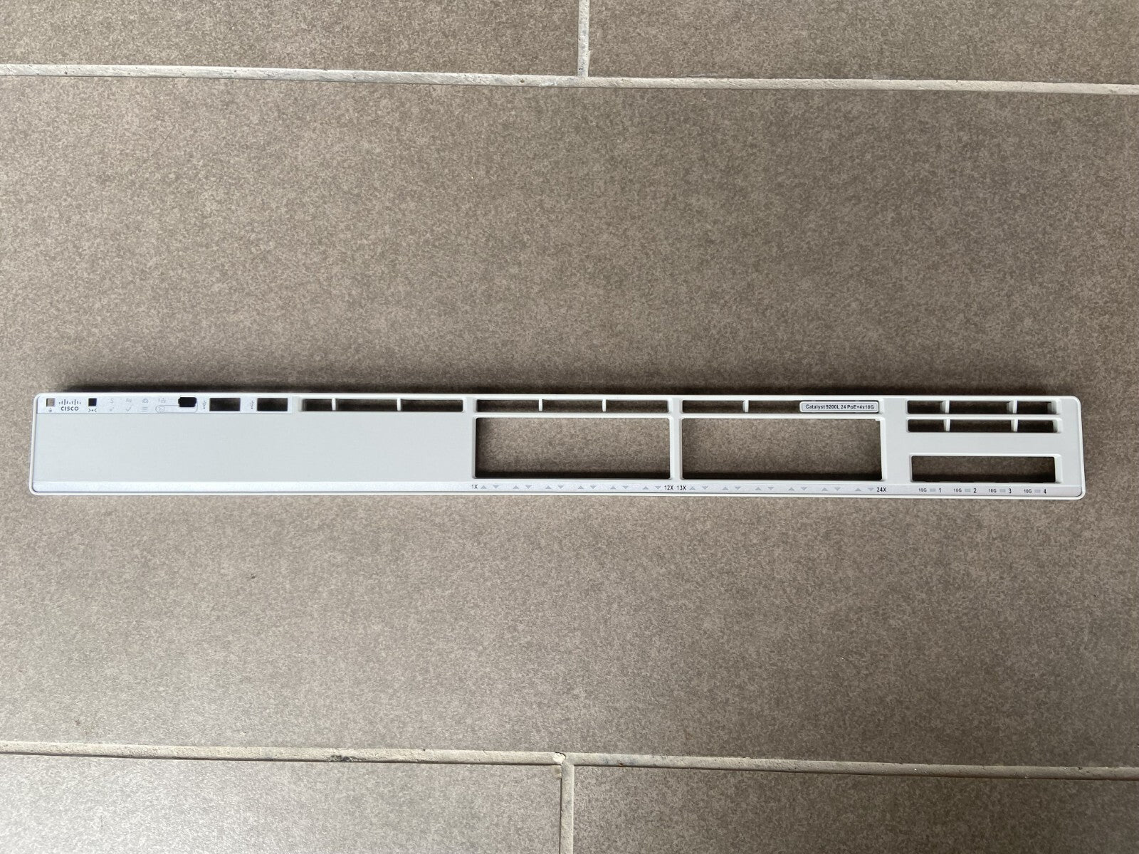 Cisco C9200L-24P-4X-E C9200L-24P-4X-A 4x10G PoE faceplate for replacement