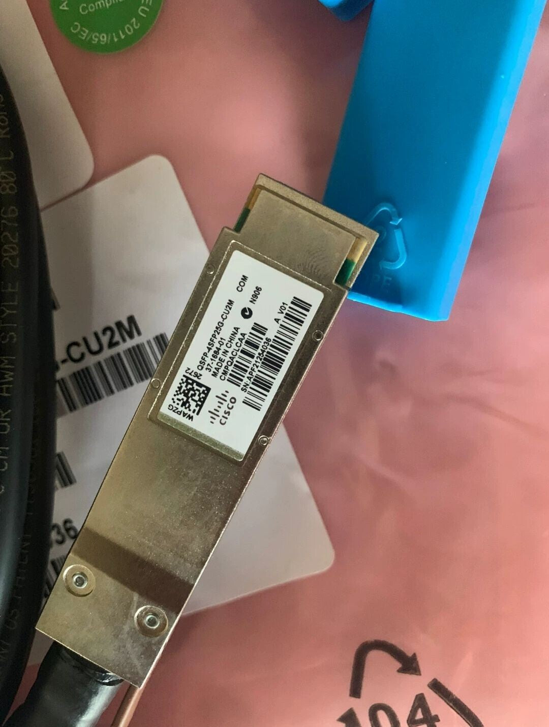 1pcs CISCO QSFP-4SFP25G-CU2M 37-1684-01 100G QSFP28 to 4 x SFP25G 2M Cable