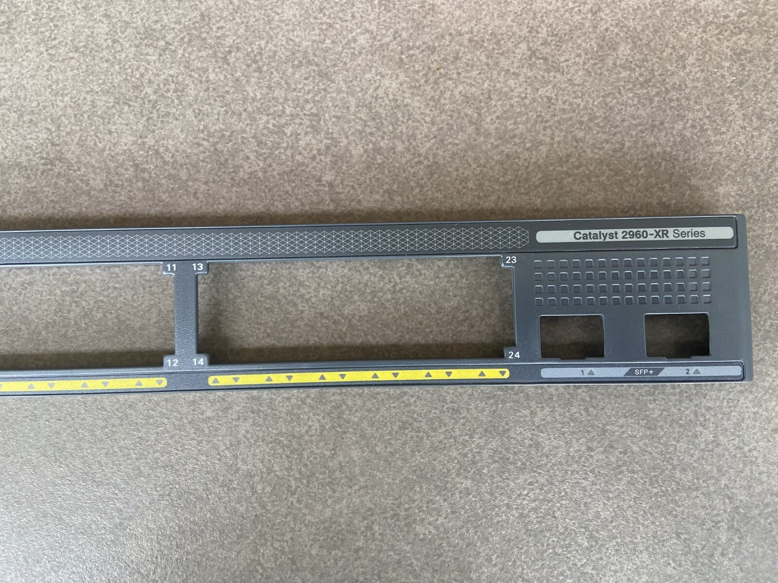 Cisco Catalyst WS-C2960XR-24PD-I 10G 370W Placa frontal para reemplazo