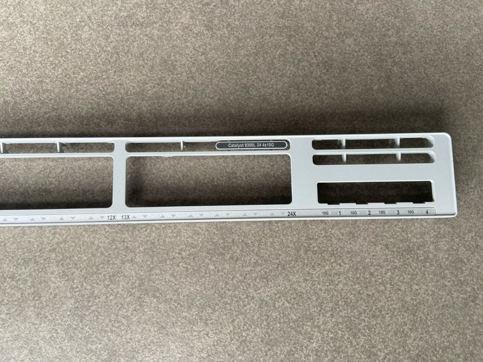Cisco Catalyst C9300L-24T-4X-E o 4X-A Placa frontal 4X10G para sustitución
