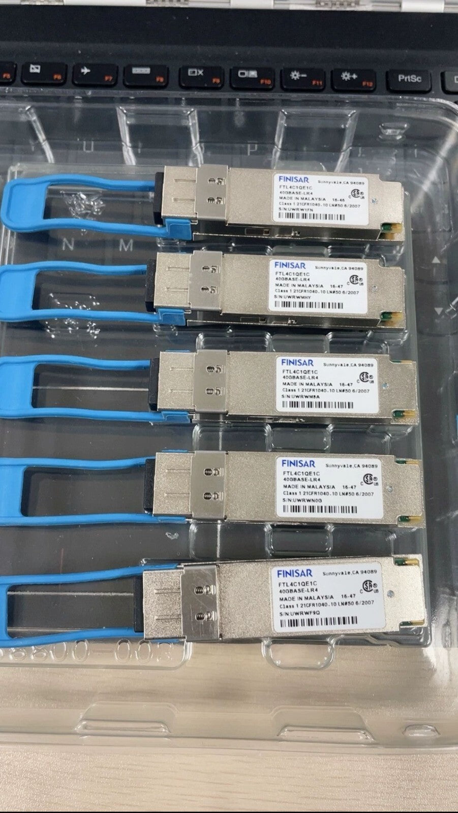 1 unidad de transceptor Finisar FTL4C1QE1C QSFP+ 40GBASE-LR4 QSFP-40G-LR4