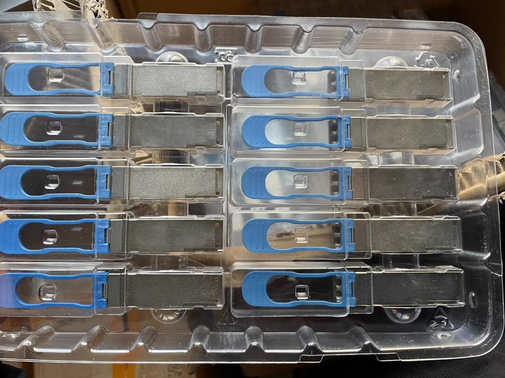 2pcs AOI QSFP+ Optical Transceiver 40G LR4 10km CWDM PIN C-Temp AQOLLCQ4EDMA0791