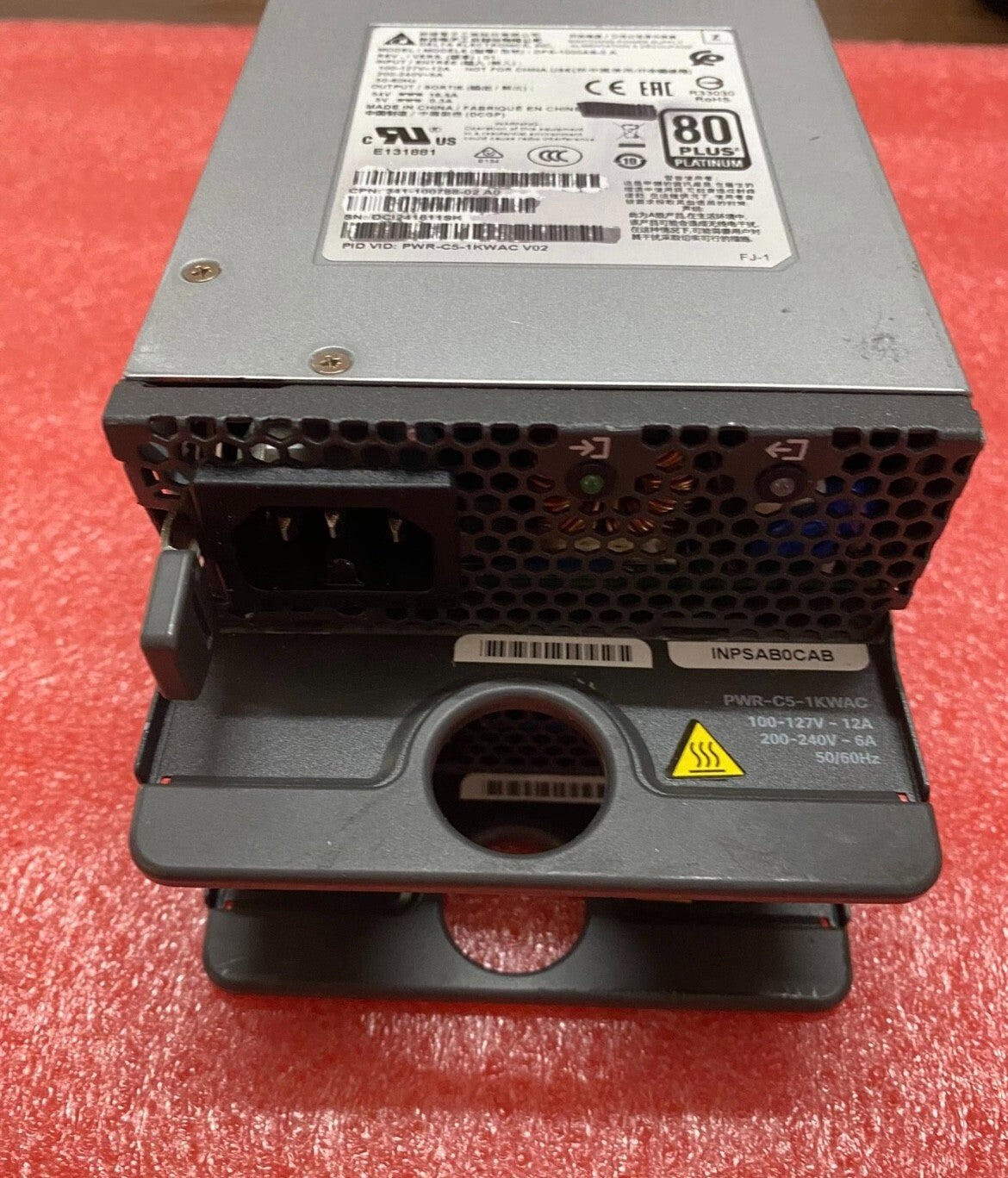 1x Fuente de alimentación Cisco PWR-C5-1KWAC usada y original para switch Cisco 9200 | Fedex P1