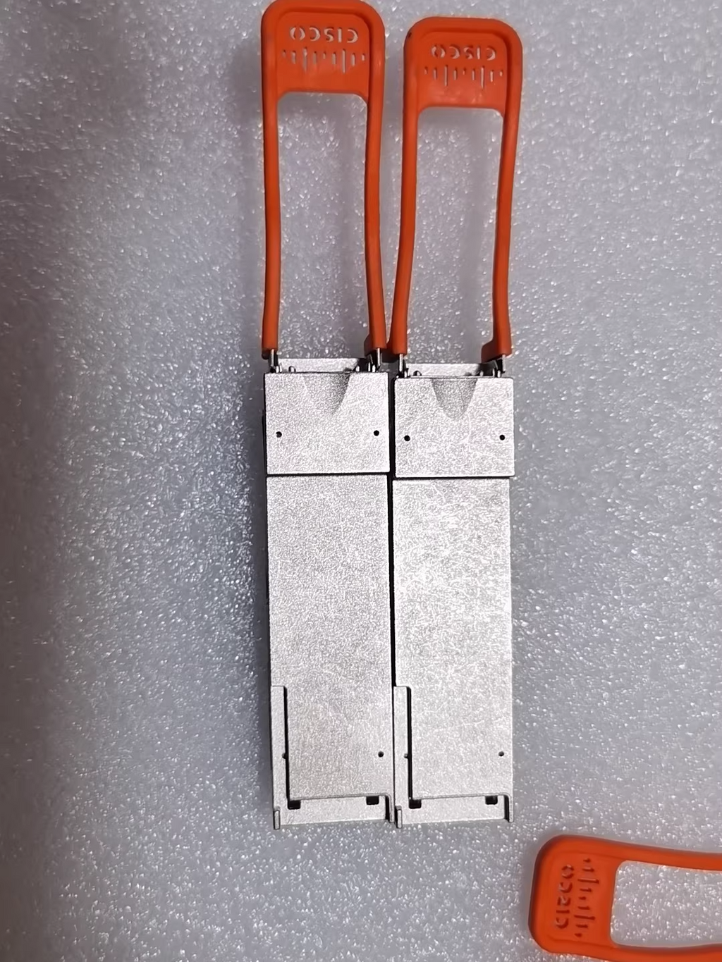 Lot of 2 Cisco QSFP-40G-CSR4 10-2837-02 40GBASE-CSR4 QSFP Module