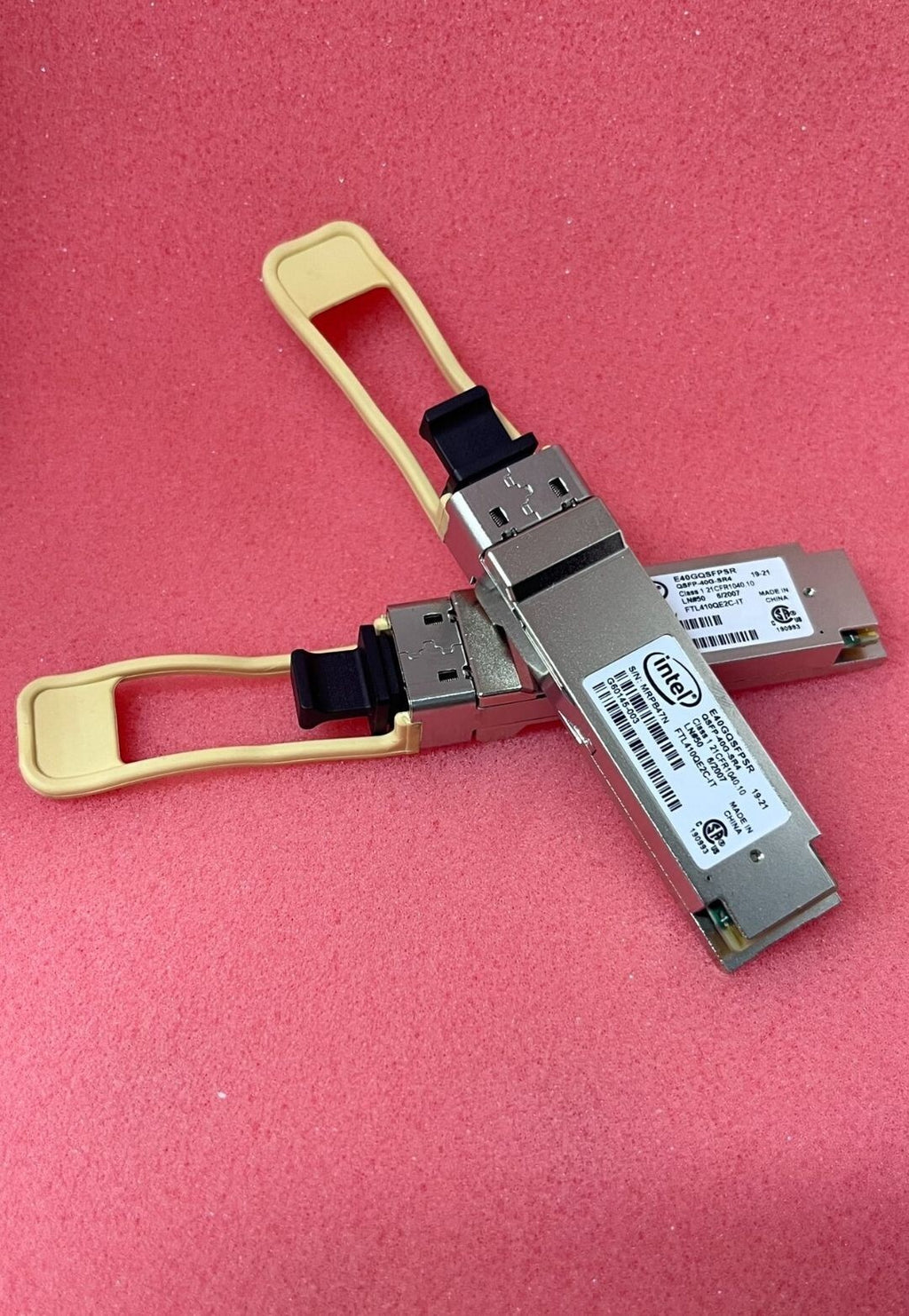 Lot of 2 Intel FTL410QE2C-IT E40GQSFPSR 40GBPS 40GBase-SR4 Transceiver