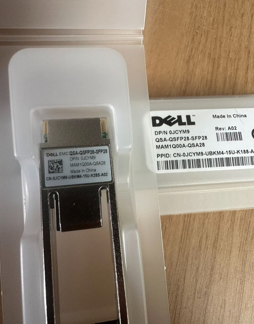 1 unidad adaptador Dell QSA28 0JCYM9 QSA-QSFP28-SFP28 MAM1Q00A-QSA28
