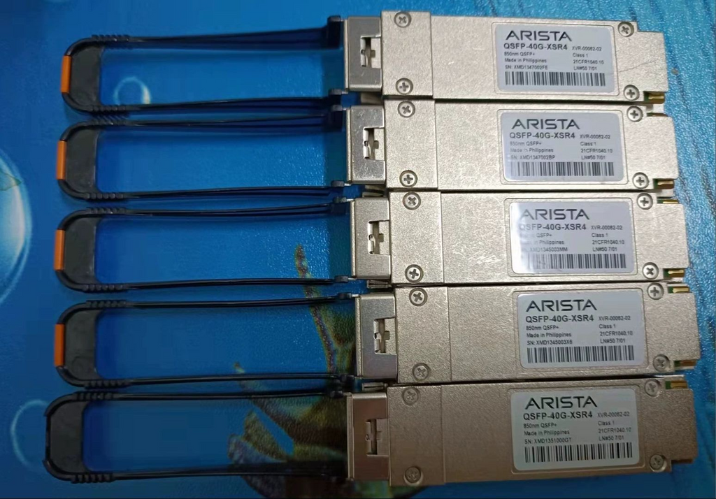 1 unidad de módulo transceptor ARISTA QSFP-40G-XSR4 40GBASE-XSR4 QSFP+ 300m genuino