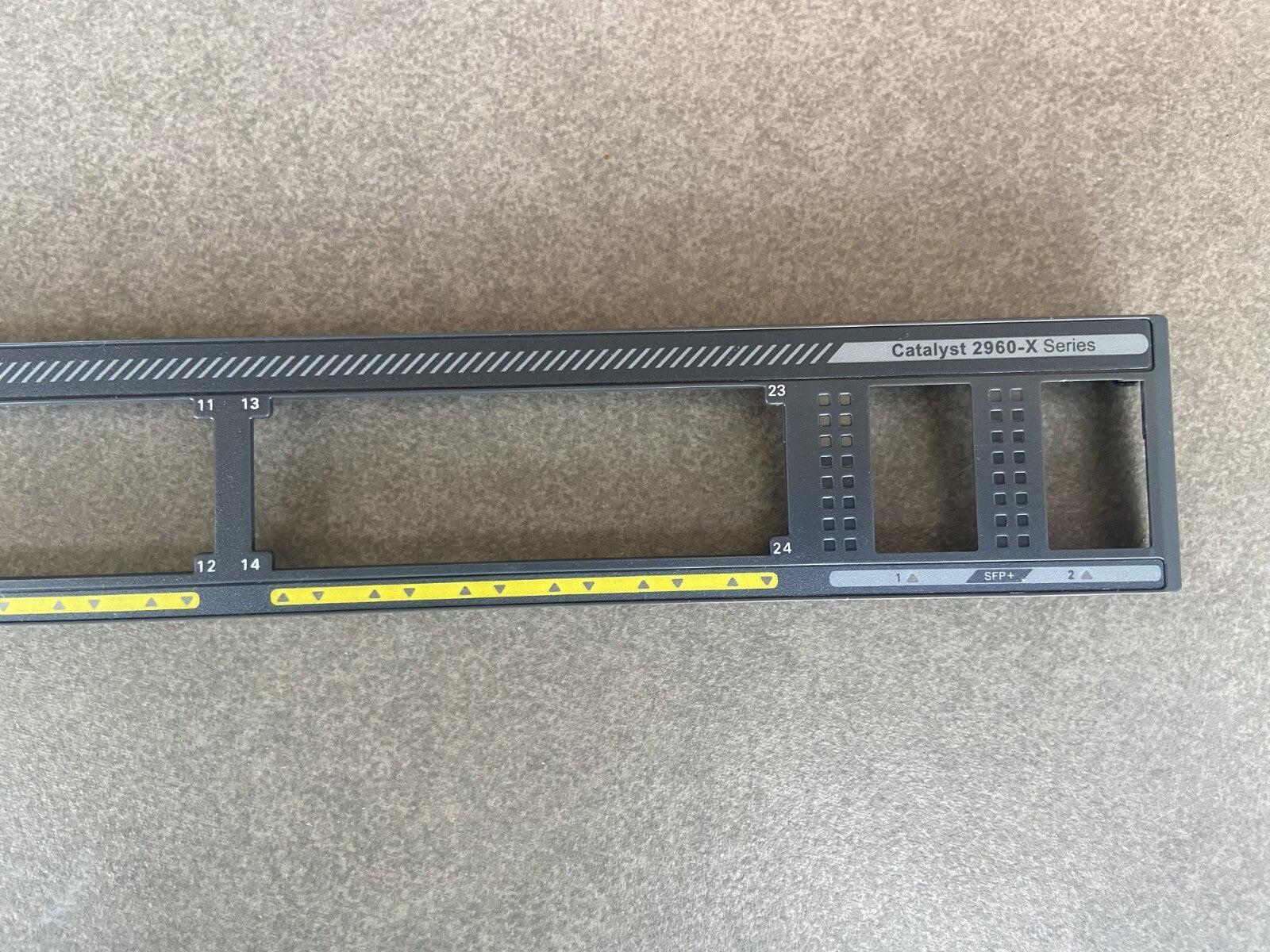 Placa frontal de enlace ascendente Cisco Catalyst WS-C2960X-24TS-L 1G para reemplazo