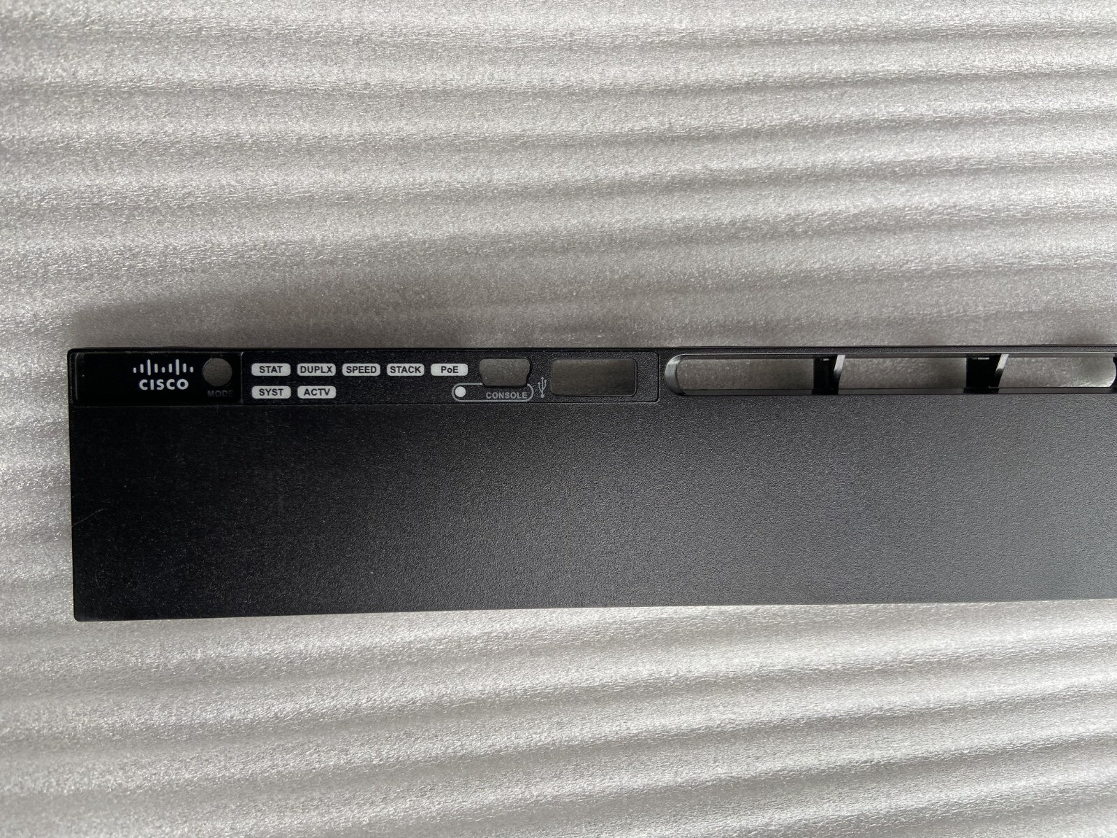 Cisco WS-C3650-24PD-L E 24 POE+ 2X10G Faceplate for replacement