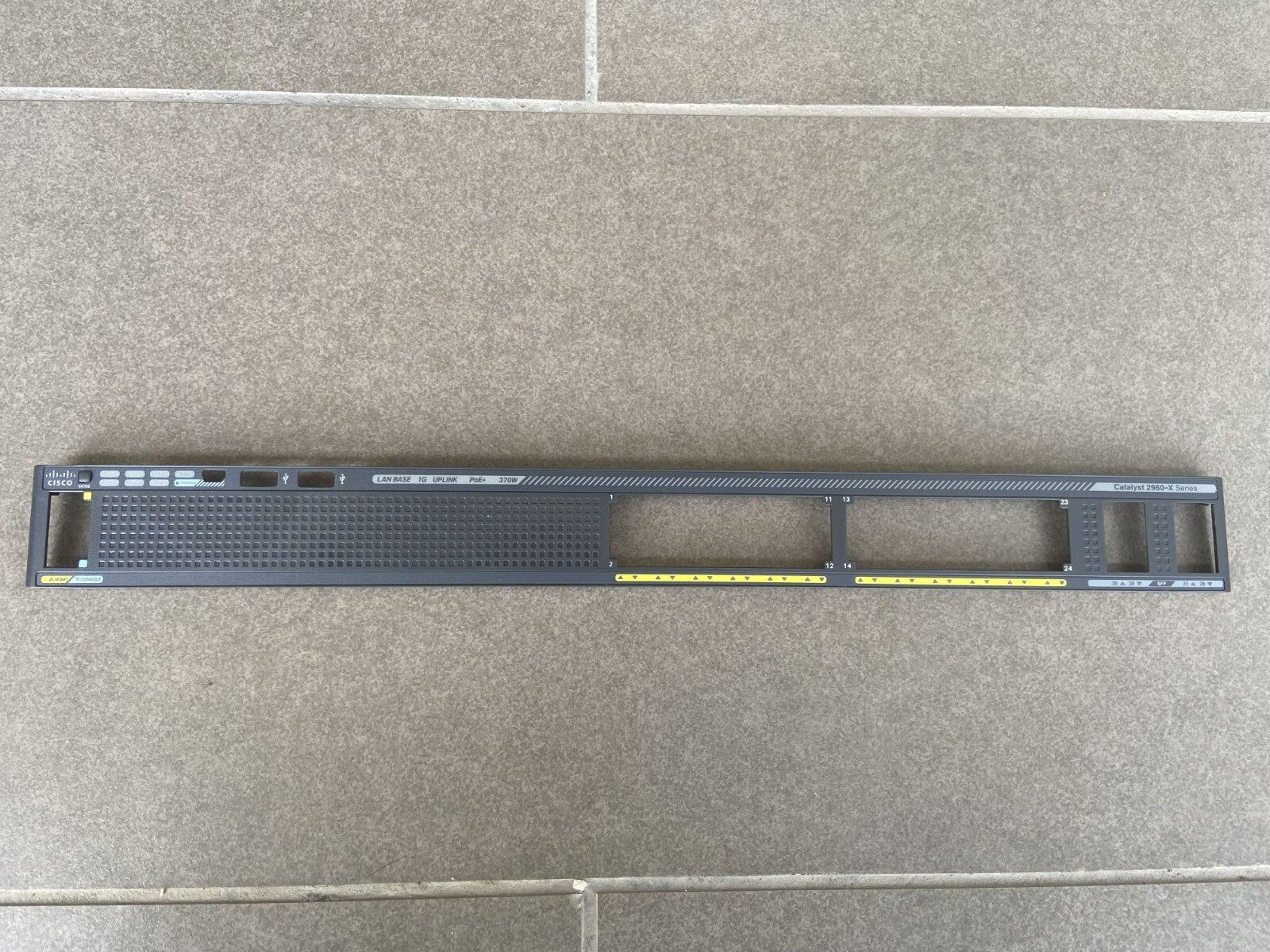 Placa frontal de repuesto Cisco Catalyst WS-C2960X-24PS-L 1G 370W