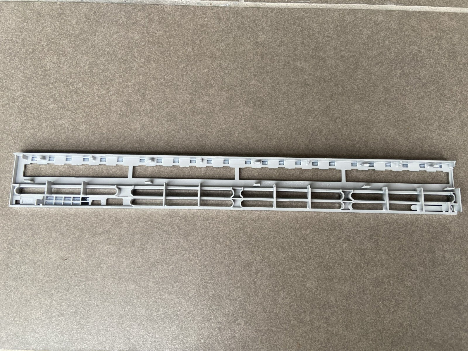 Cisco Catalyst WS-C3850-24S-S Placa frontal para reemplazo