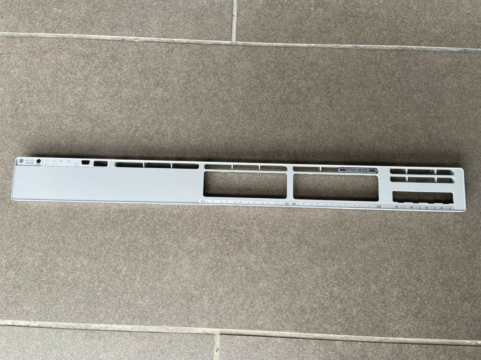 Cisco Catalyst C9300L-24T-4X-E o 4X-A Placa frontal 4X10G para sustitución