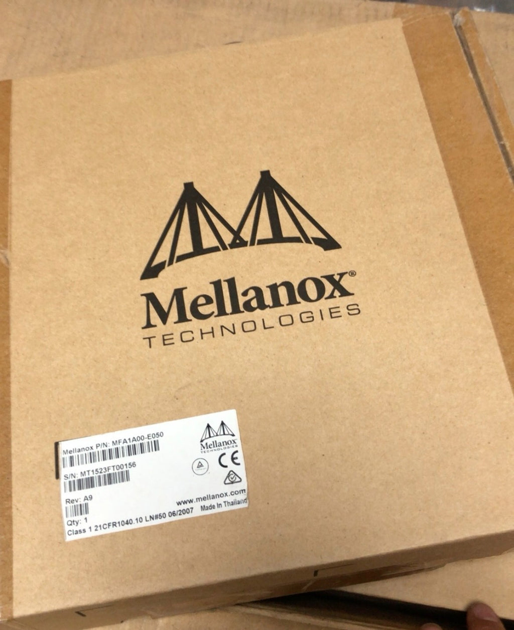 1 Stk. Neues Mellanox MFA1A00-E050 QSFP28 Aktives Glasfaserkabel 50m VIA Fedex P1