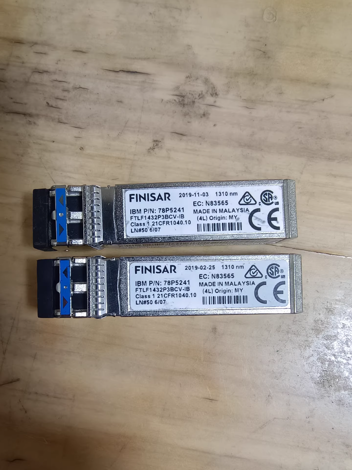 IBM 78P5241 | FINISAR FTLF1432P3BCV-IB 32G SFP28 SMF 1310nm LC Transceiver 2PCS