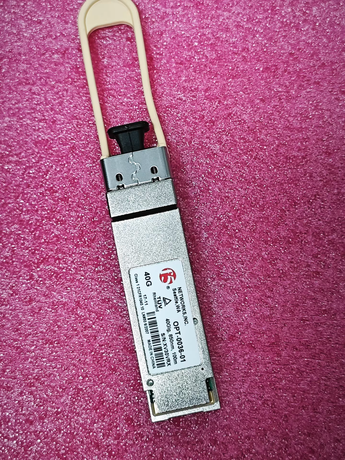 F5 Networks OPT-0036-01 F5-UPG-QSFP+ 40GBASE-SR4 100m QSFP+SR4 850nm Module 1PCS