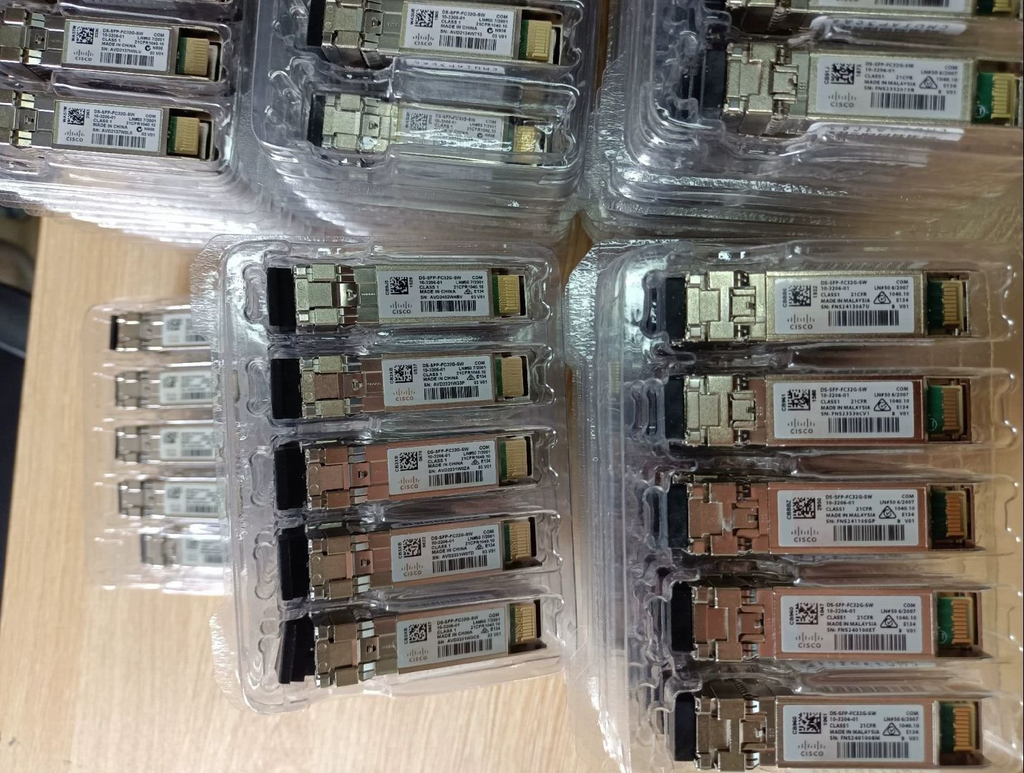 1pcs GENUINE CISCO DS-SFP-FC32G-SW SFP 10-3206-01 32Gbps Fiber Channel SW SFP+
