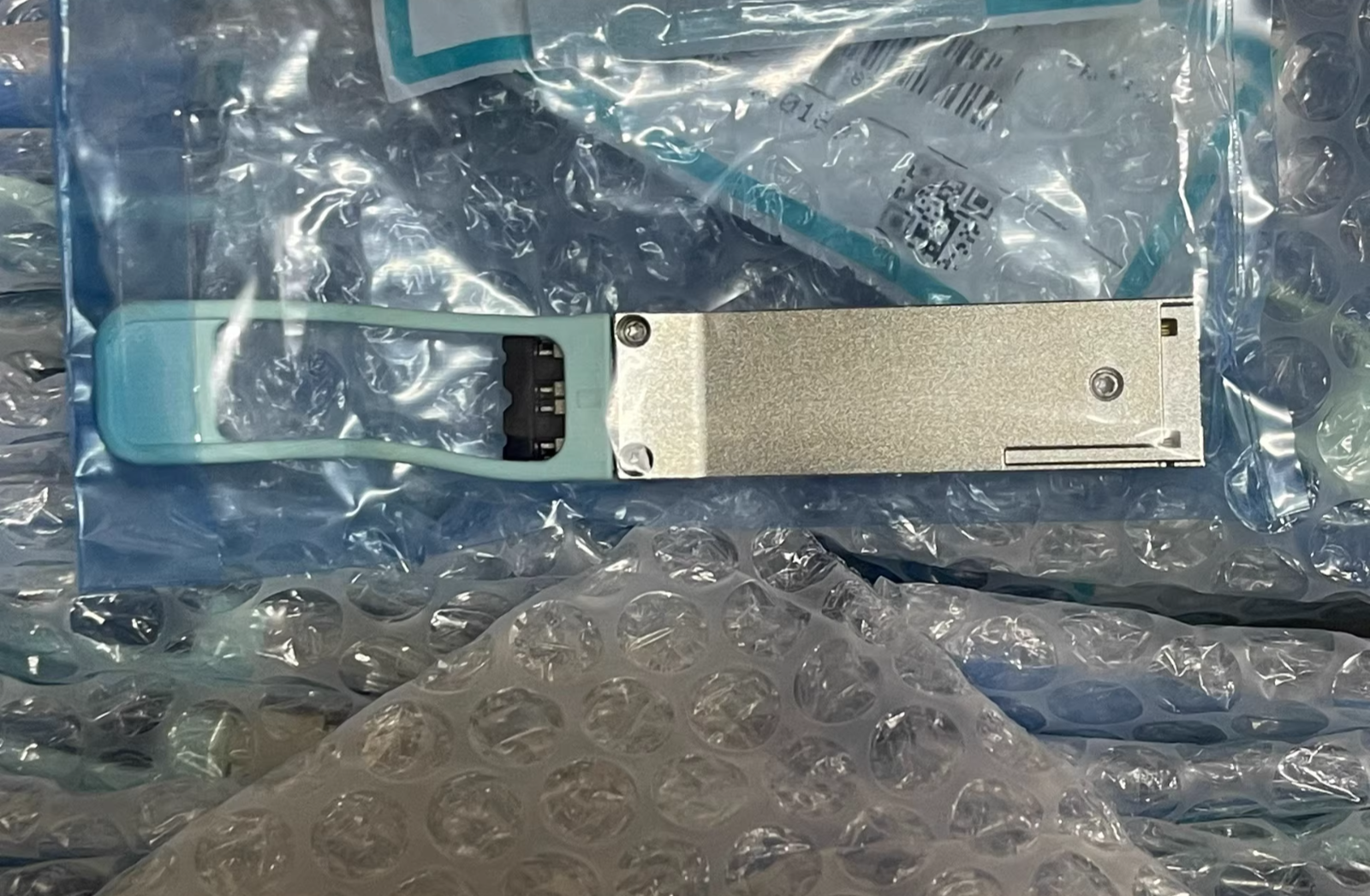 1PCS JUNIPER 740-056705 JNP-QSFP-40G-LX4 40GE-LX4 OM3 100m 1310nm SMF MODULE