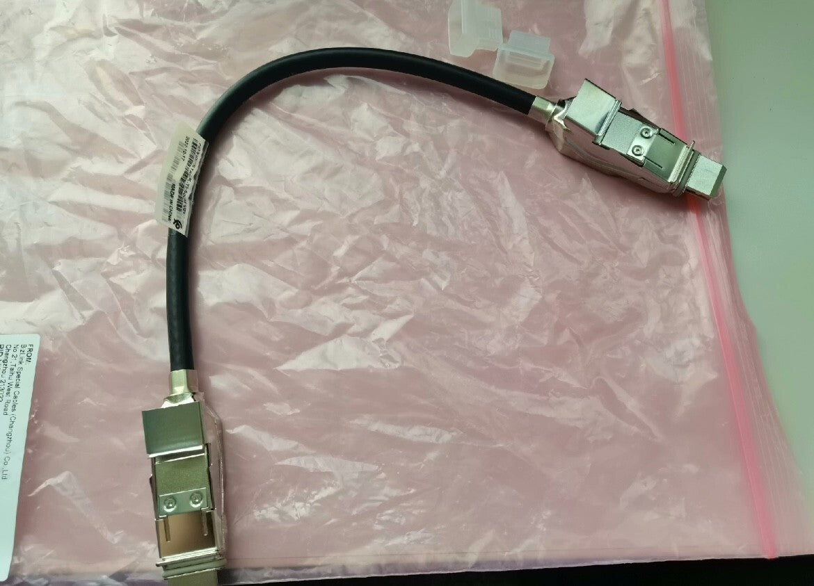 1PC New Cisco STACK-T3-50CM Type 3 Stacking Cable for Cisco 9300