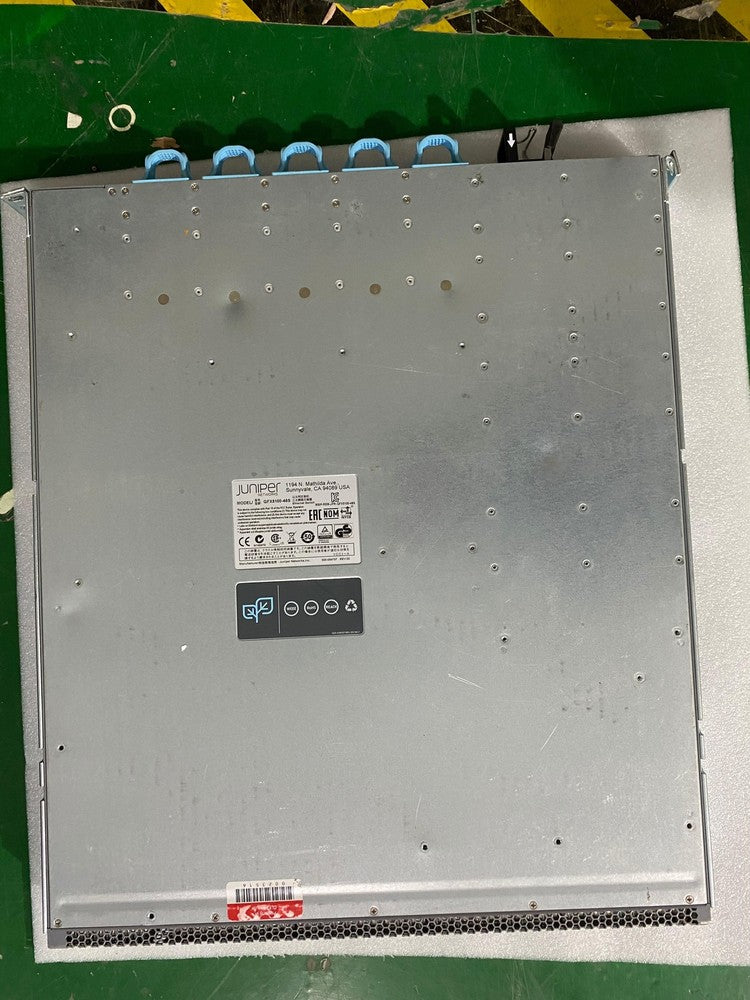 Juniper QFX5100-48S-AFI 48x 10Gb SFP+ 6x QSFP 40GE Switch with Power & Rack kit