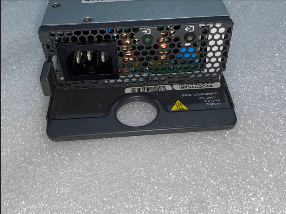Fuente de alimentación conmutada Cisco PWR-C6-600WAC de 600 vatios para Cisco 9200
