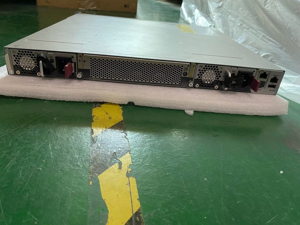 Cisco Nexus N3K-C3064PQ-10GE conmutador Ethernet gestionado de 48 puertos con fuente de alimentación