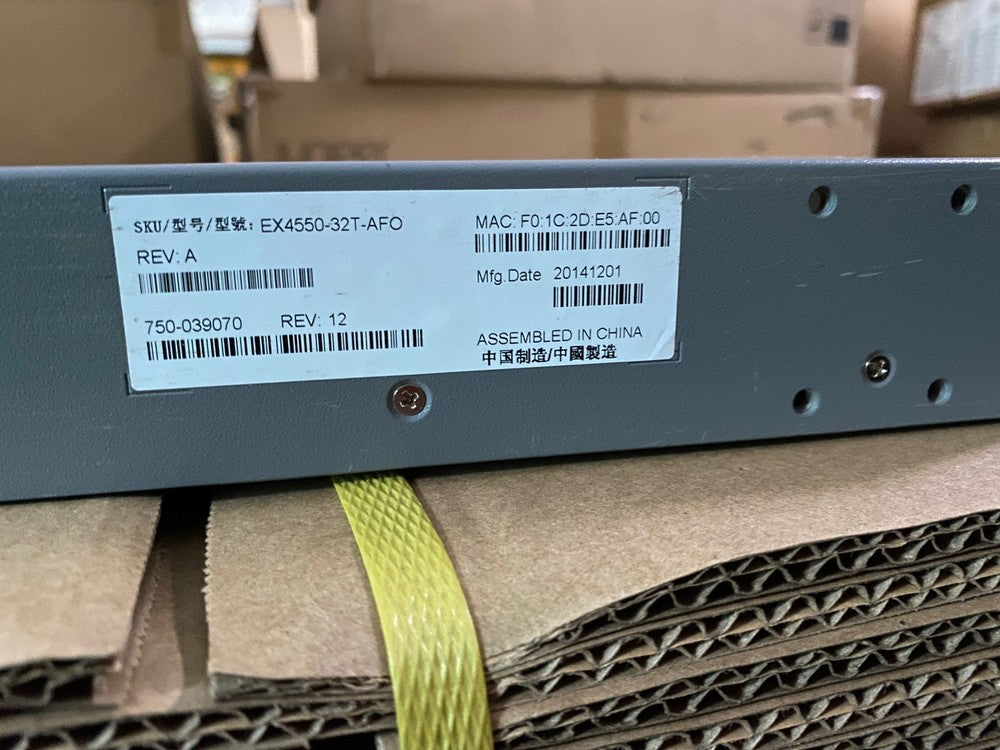 Juniper EX4550-32T-AFO Switch de 32 puertos 1/10GB con doble fuente de alimentación de CA y ventilador