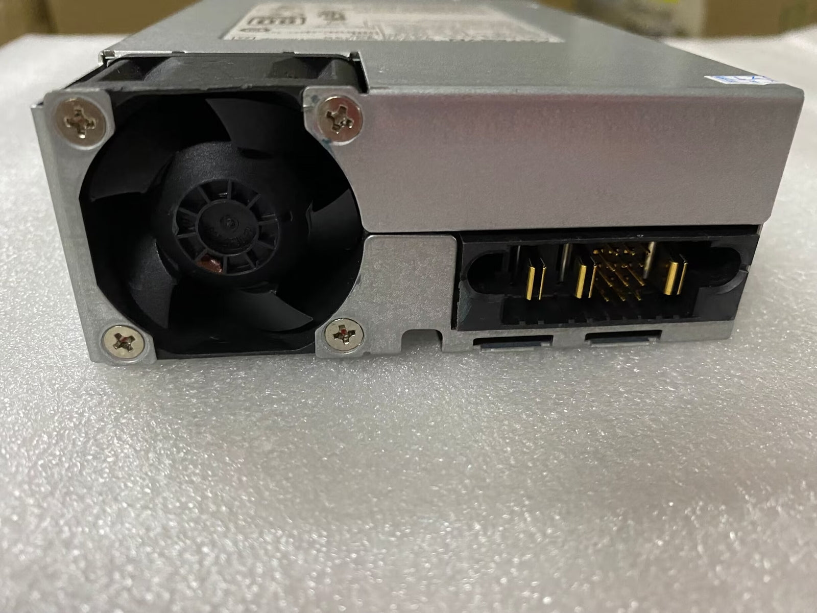 Cisco PWR-C5-1KWAC Fuente de alimentación de 1000 W para switch 9200 probada