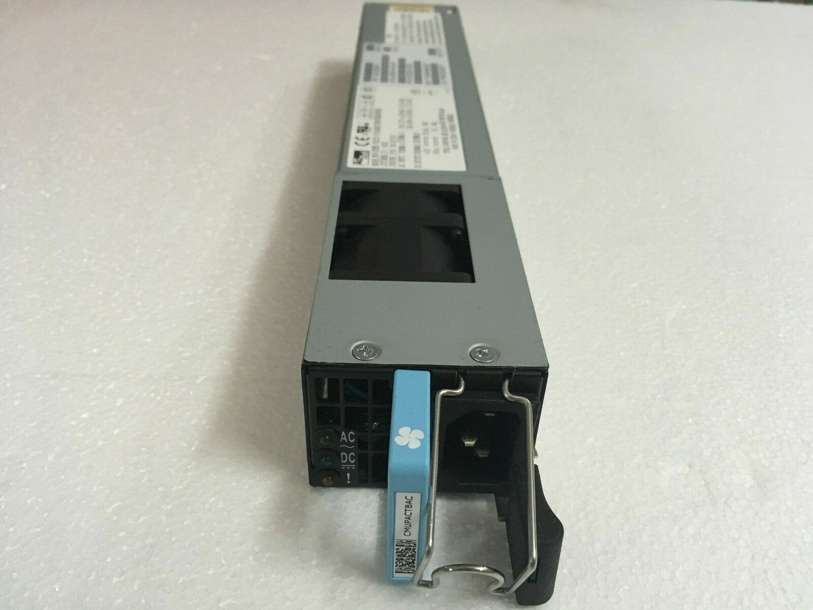 Fuente de alimentación de CA Juniper JPSU-850W-AC-AFI (740-053351) original probada