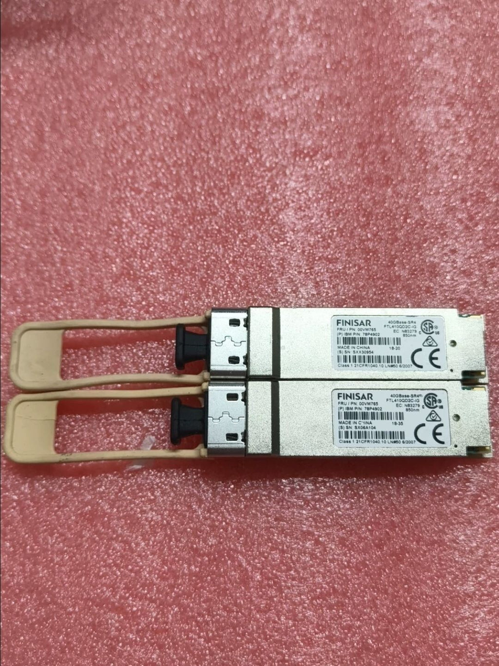 2pcs Finisar FTL410QD2C-IG IBM 78P4902 40Gbase-SR4 850nm 300M QFSP28 Transceiver