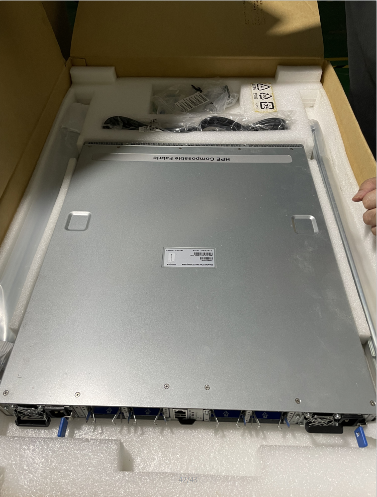 HPE R1N26A Composable Fabric FM 3180 8 Port QSFP28 and 48-port 10/25GbE Switch