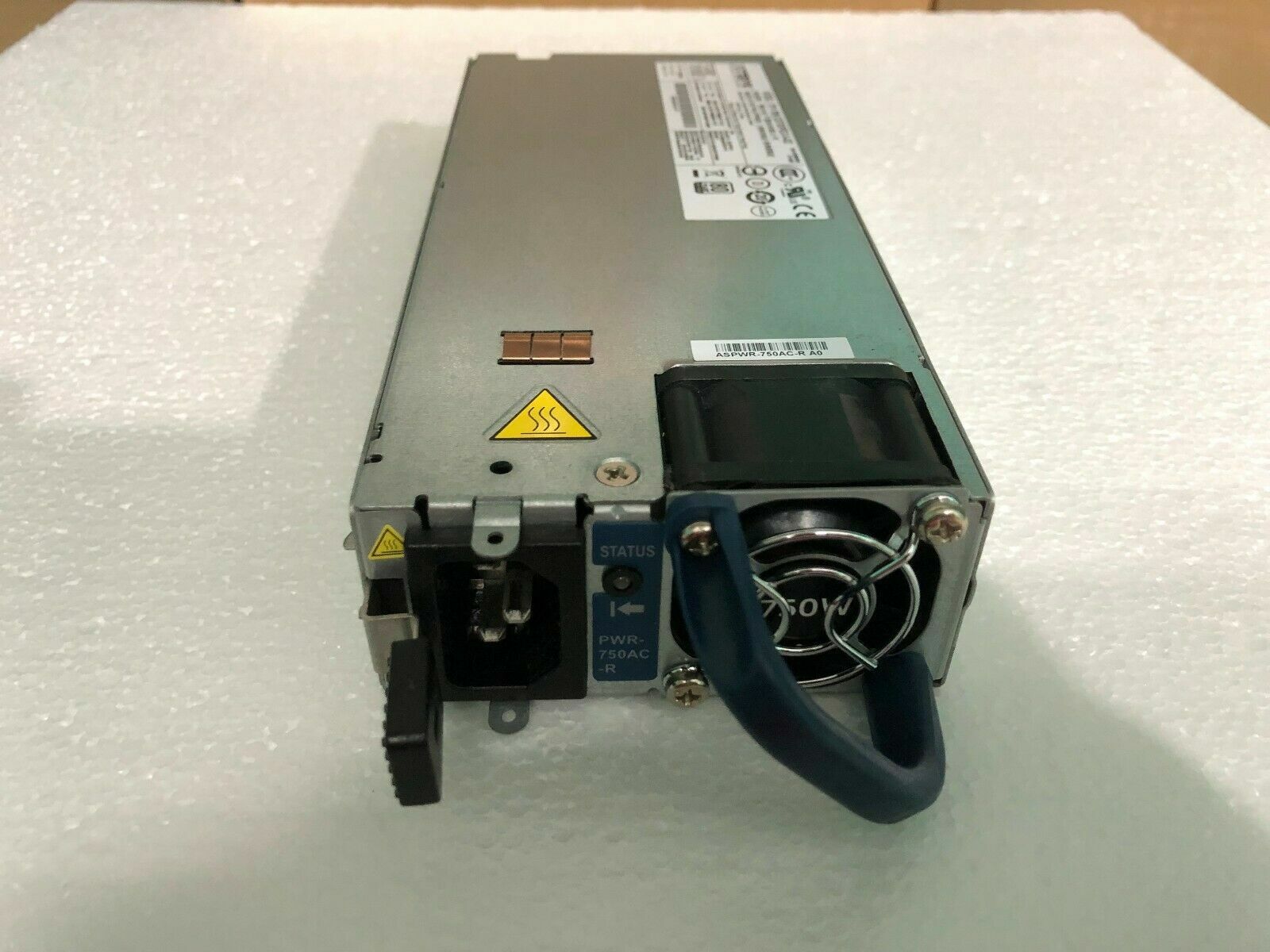 Arista PWR-750AC-R Fuente de alimentación de CA de 750 W para Arista 7050SX-128 con flujo de aire de atrás hacia adelante