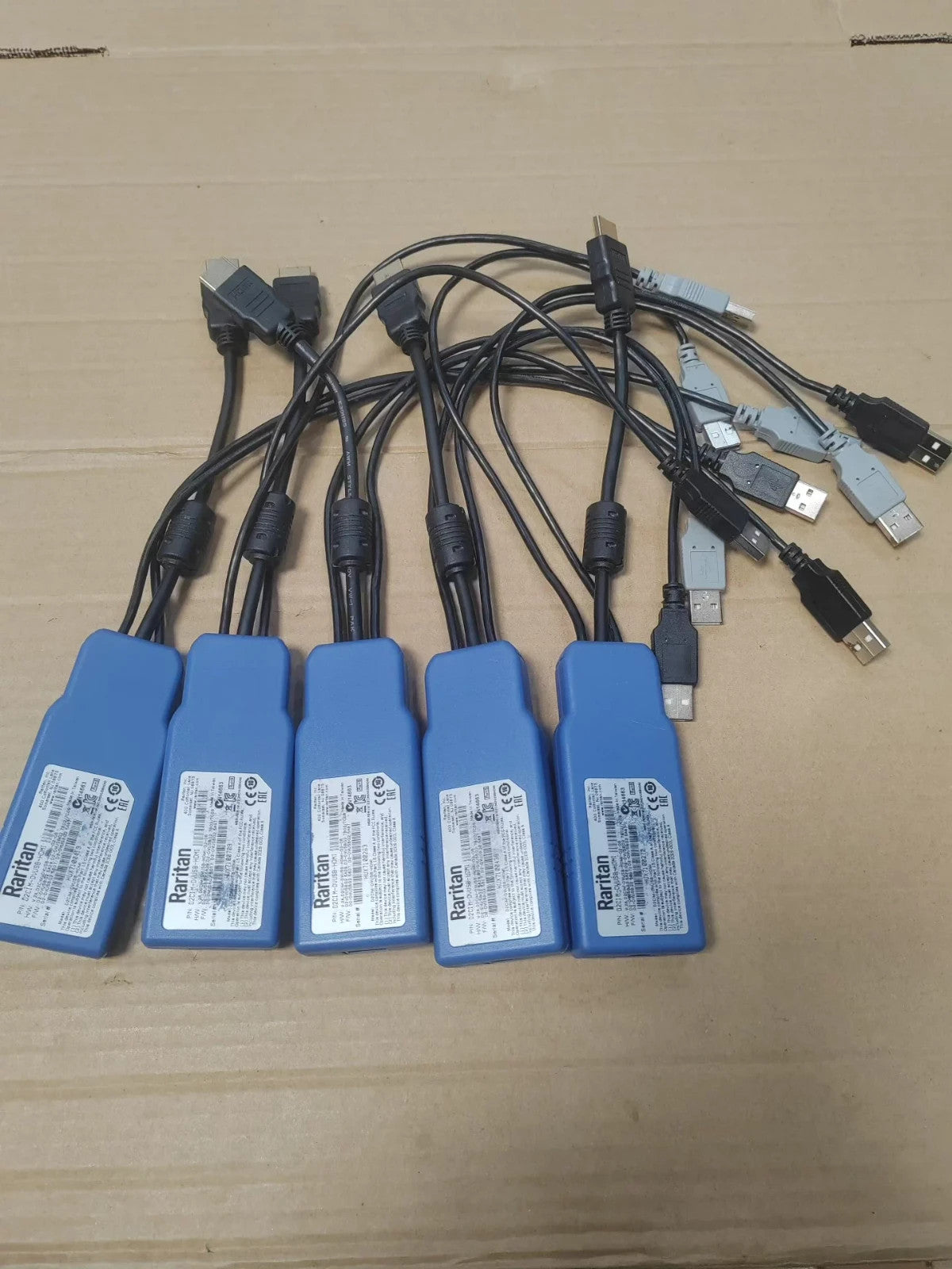 1 Stk. Neu RARITAN D2CIM-DVUSB-HDMI Dual USB Adapter Dongle Computer-Schnittstelle