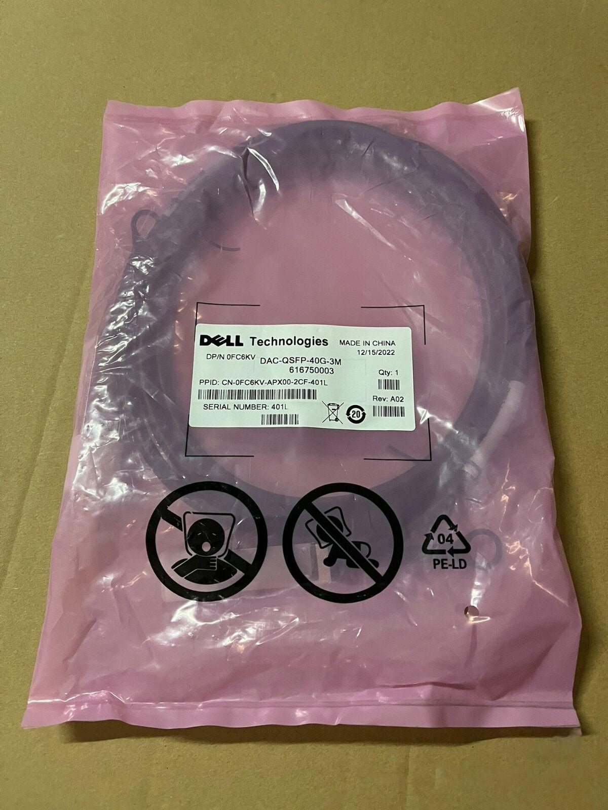 Dell EMC DAC-QSFP-40G-3M CN-0FC6KV-APX00-2CF-401L 3M stack cable