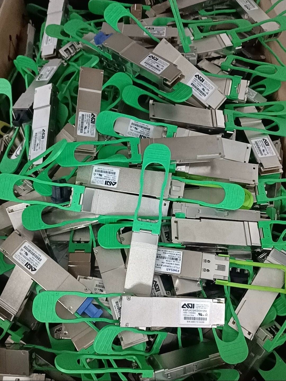 1pcs AOI AQPLACQ4EDOA1294 100G QSFP28 CWDM4 1301nm 2KM Transceiver Module