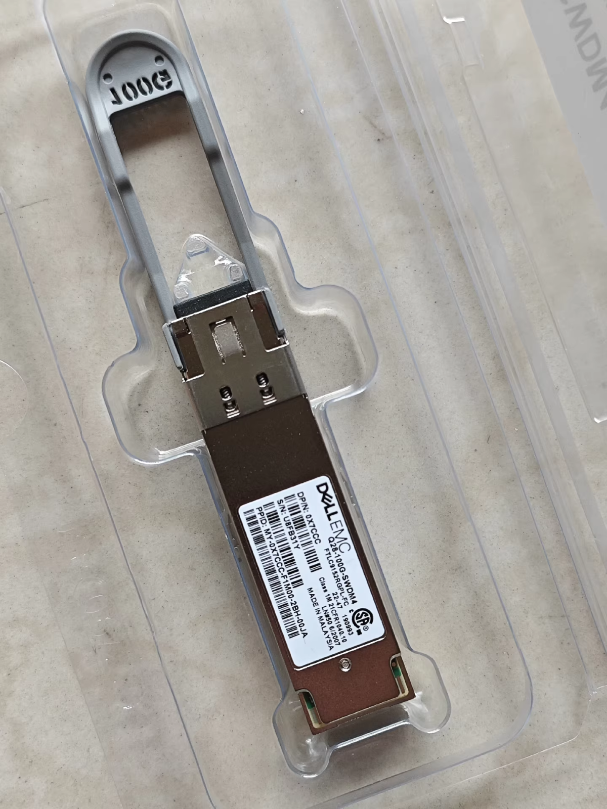 Dell EMC 0X7CCC Q28-100G-SWDM4 4x25G FTLC9152RGPL-FC 100G Transceiver 1PCS - 图片 2