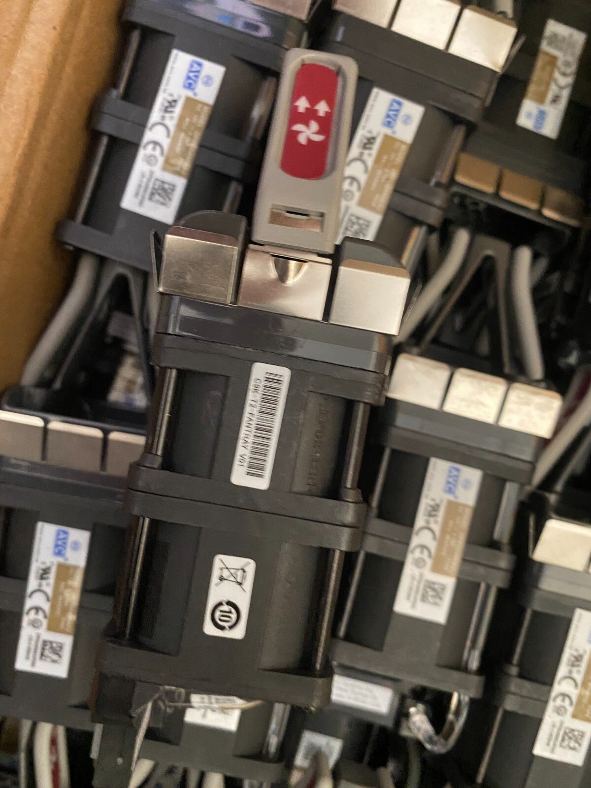 1 PC Used C9K-T2-FANTRAY V01 VIA Fedex P1