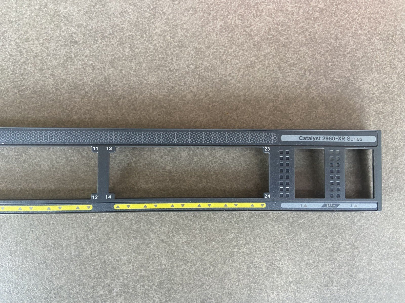 Cisco Catalyst WS-C2960XR-24TS-I 1G UPLINK Faceplate for Replacement - 图片 3