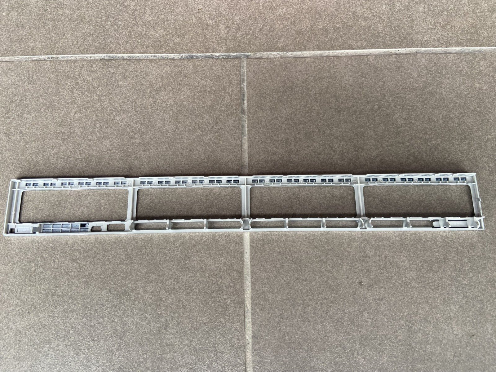 Cisco Catalyst WS-C3850-12X48U-S / L / E Faceplate for Replacement - 图片 4