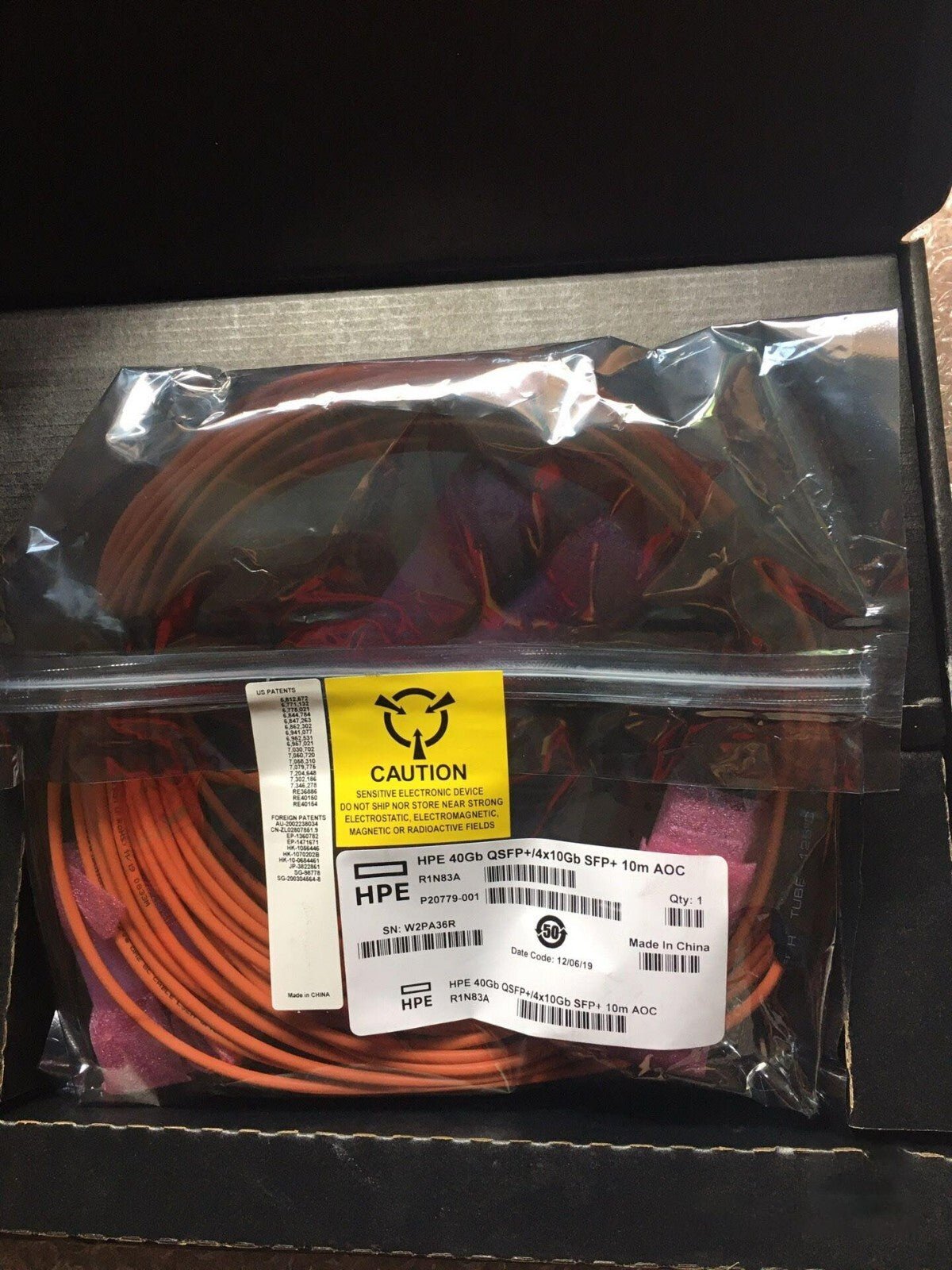 New open HPE 40Gb QSFP+/4x10Gb SFP+ 10M AOC Direct Attach R1N83A Optical Cable