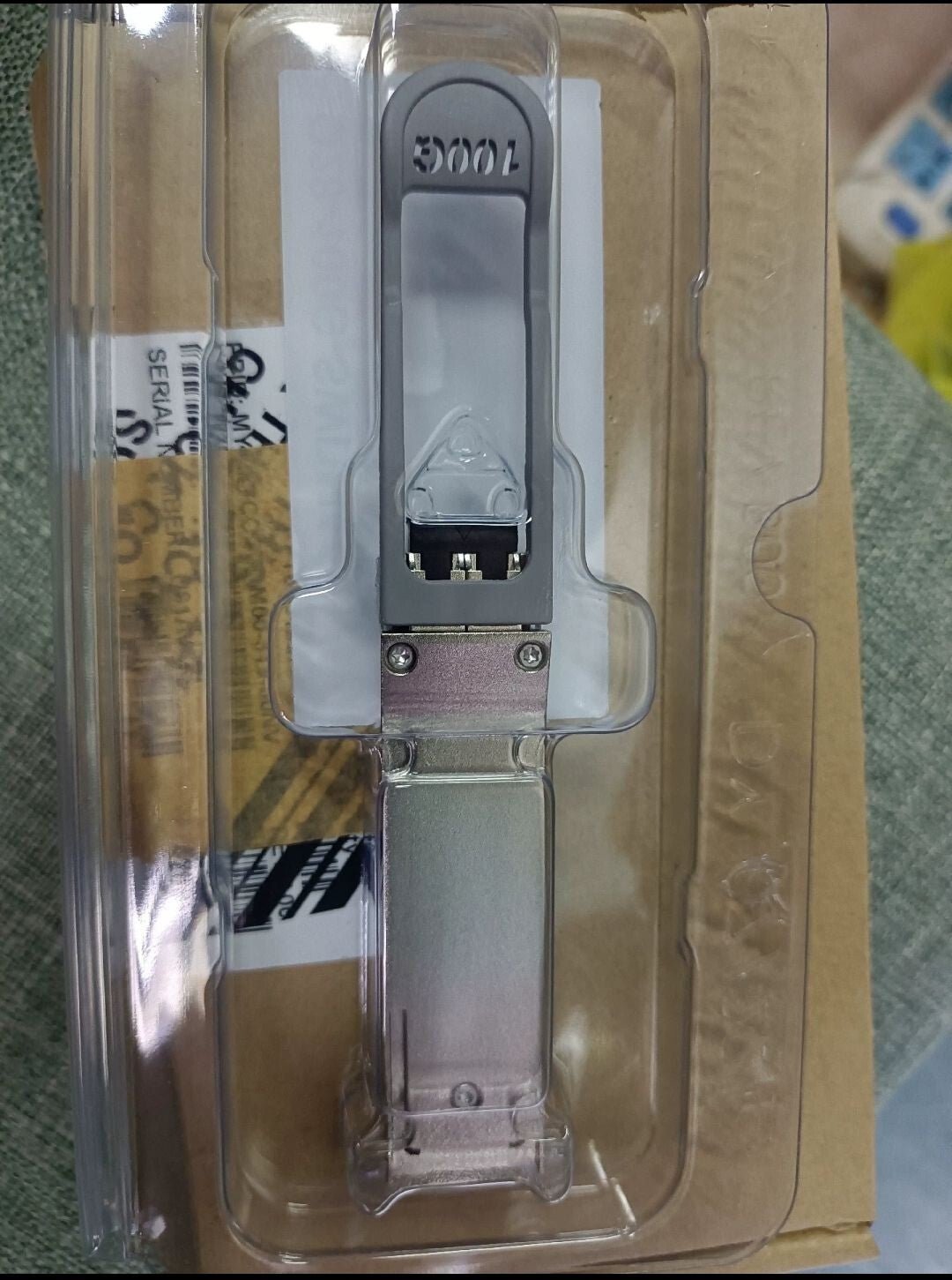 Dell EMC 0X7CCC Q28-100G-SWDM4 4x25G FTLC9152RGPL-FC 100G Transceiver 1PCS - 图片 6