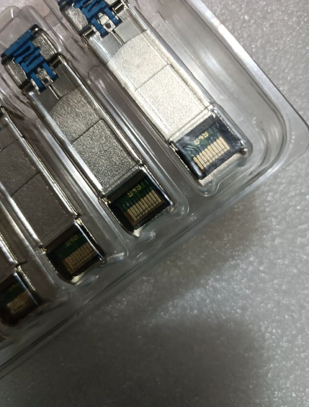 1pcs Brocade 57-0000080-01 8GB ELW 25km Fibre Channel FC SFP+ Module Transceiver - Image 3