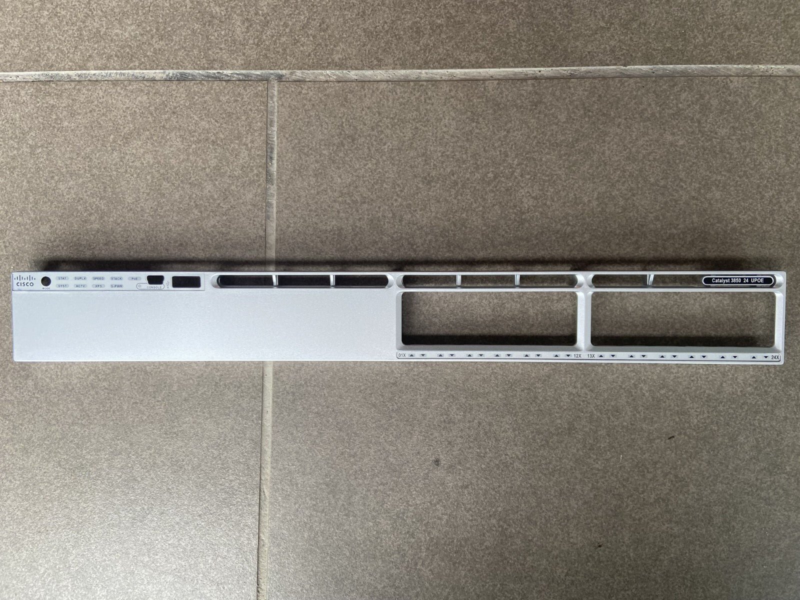 Old style Cisco WS-C3850-24U-L or - S 24 UPOE faceplate for replacement