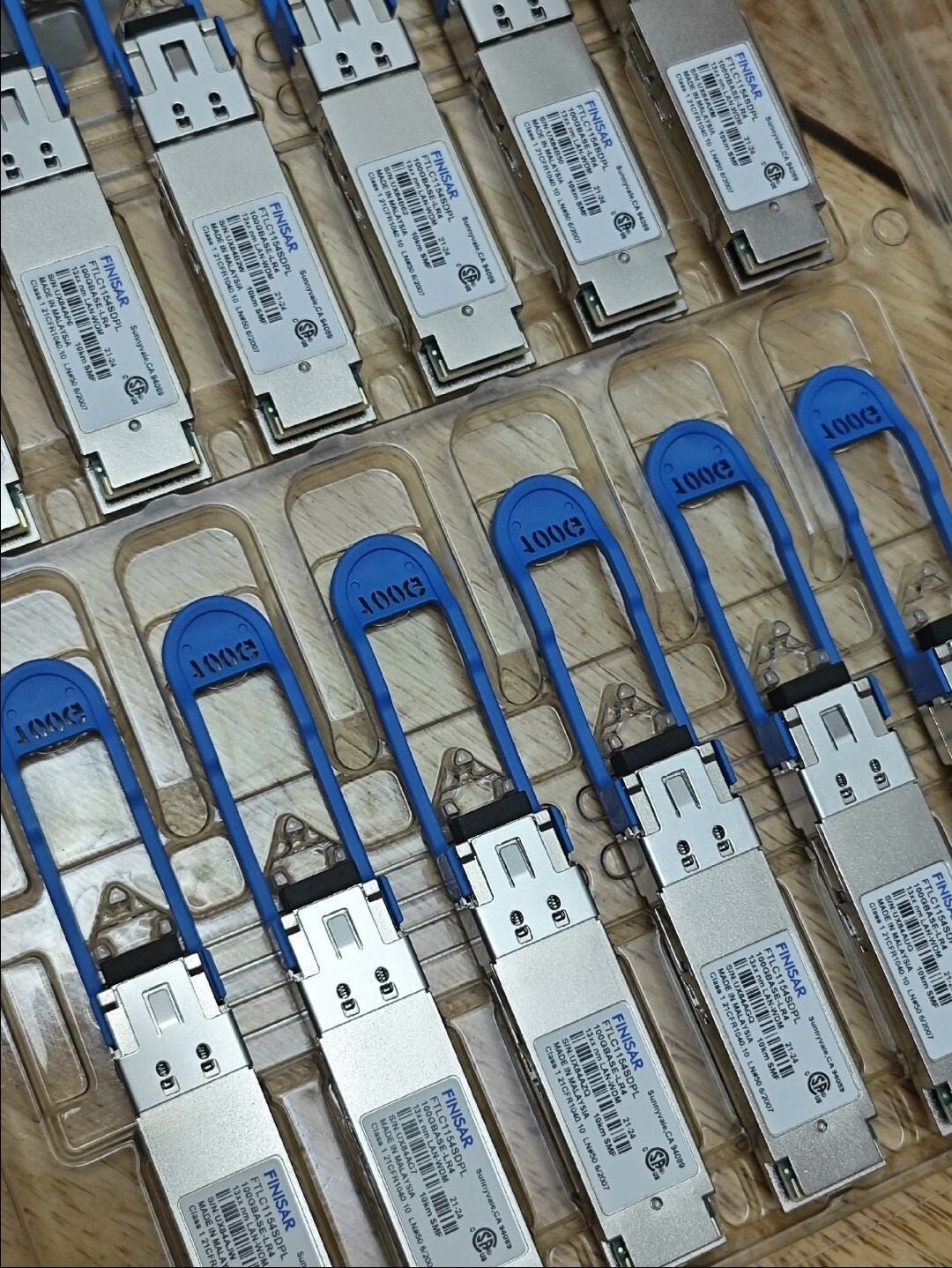1pcs FINISAR FTLC1154SDPL OTU4 100GBASE-LR4 10km LAN-WDM Transceiver Module - 图片 2
