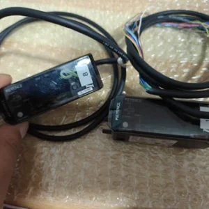 1pc KEYENCE IL-1000 Laser Sensor Amplifier Unit