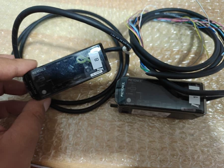 1pc KEYENCE IL-1000 Laser Sensor Amplifier Unit