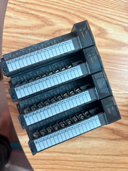 1pc Mitsubishi Q64AD MELSEC-Q 4-Channel Analog Input Module