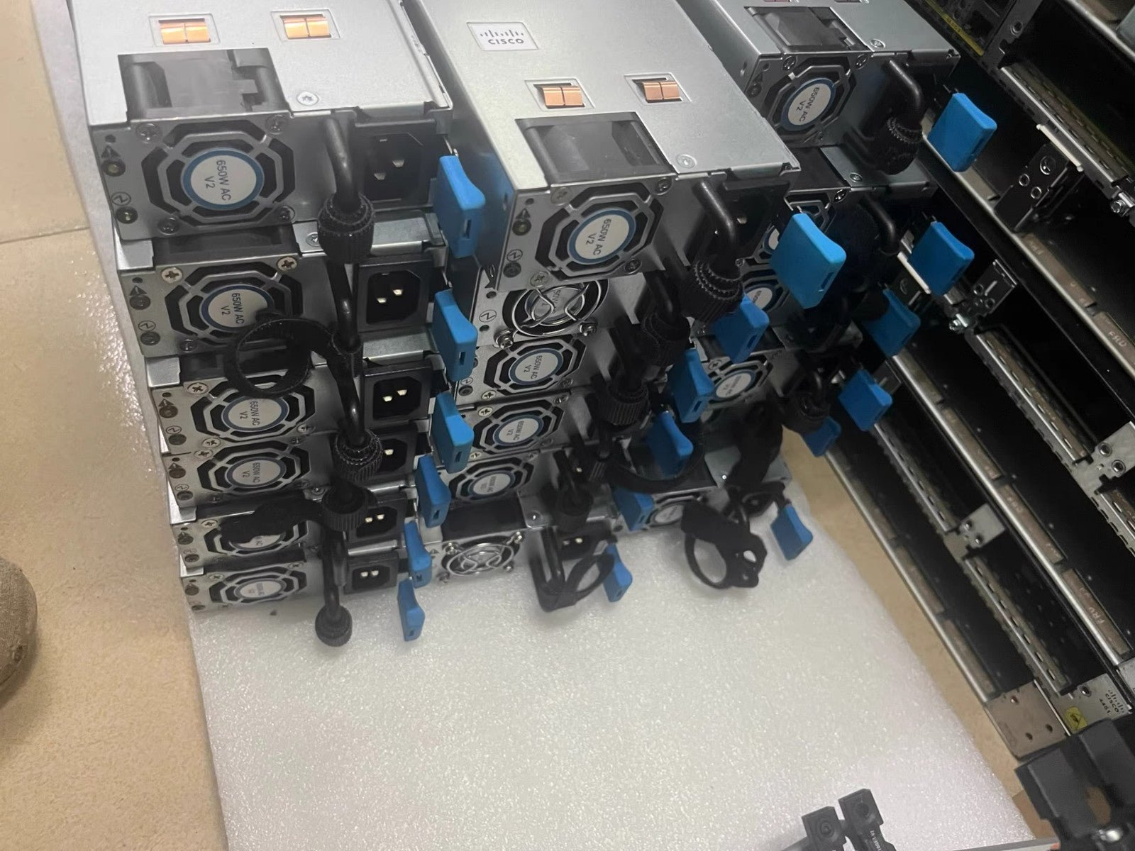 1pc Cisco NXA-PAC-650W-PE 650W AC Port-Side 341-0728-02 Power Supply - Image 5