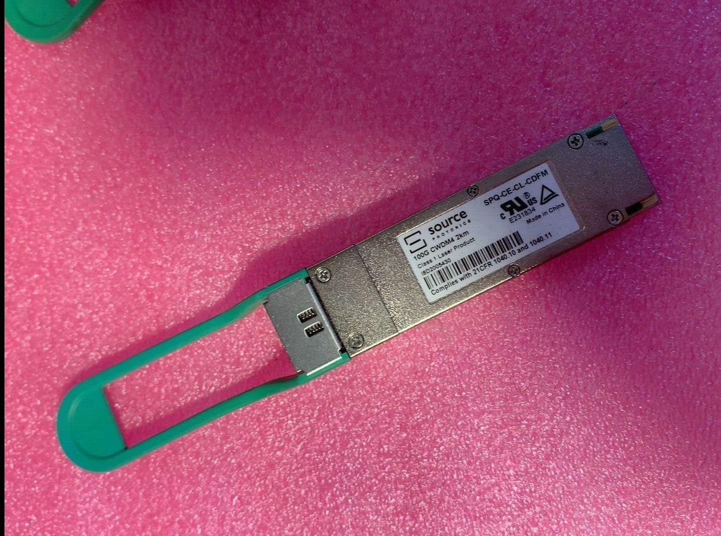 1pcs Source Photonics SPQ-CE-CL-CDFM 100G 100GBASE QSFP28 CWDM4 2KM Transceive